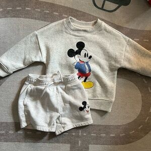Gap Mickey Mouse sweatshirt and matching shorts. Boys 18-24 months. Worn once.